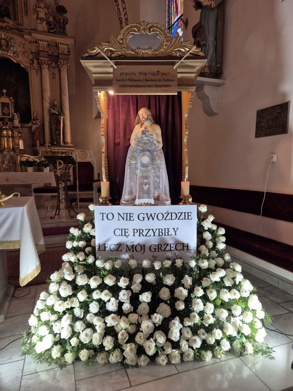 Groby Pańskie z kościoła w Rychtalu