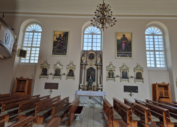  Wnętrze kościoła 