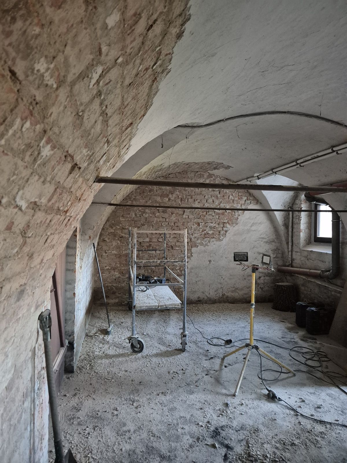 POWSTAJE SALKA PARAFIALNA